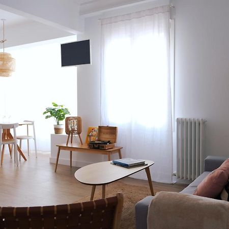 Bright And Modern Apartment In Bilbao City Center Buitenkant foto