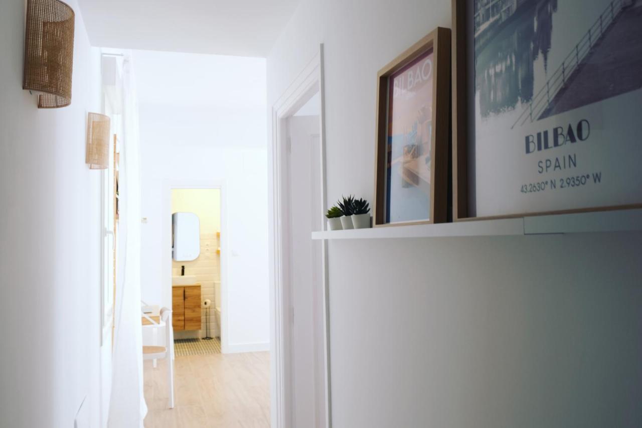 Bright And Modern Apartment In Bilbao City Center Buitenkant foto